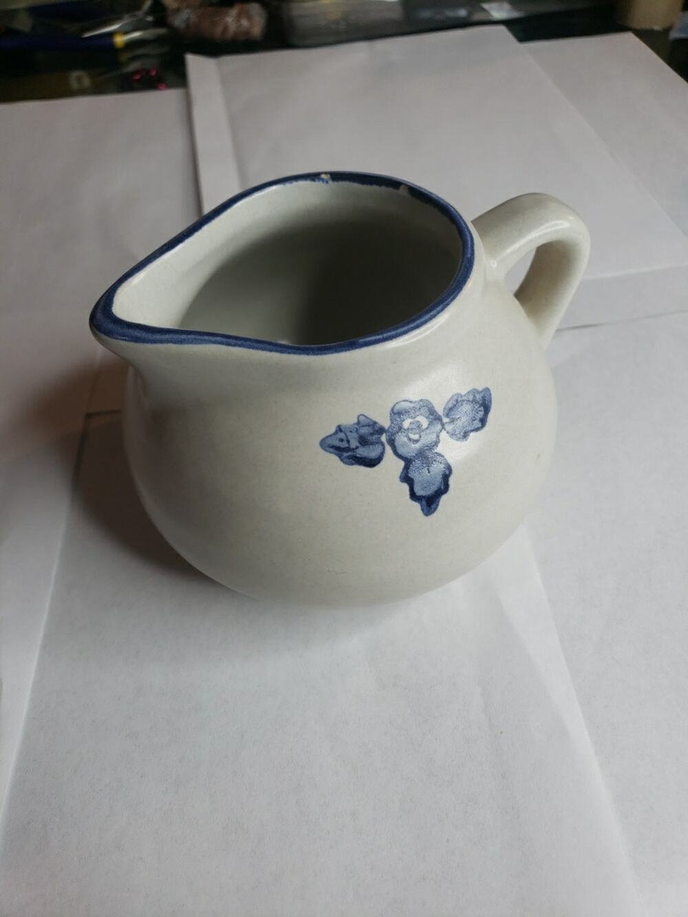 Pfaltzgraff Yorktowne Gravy Boat Blue Floral Country Cottagecore Small Chip